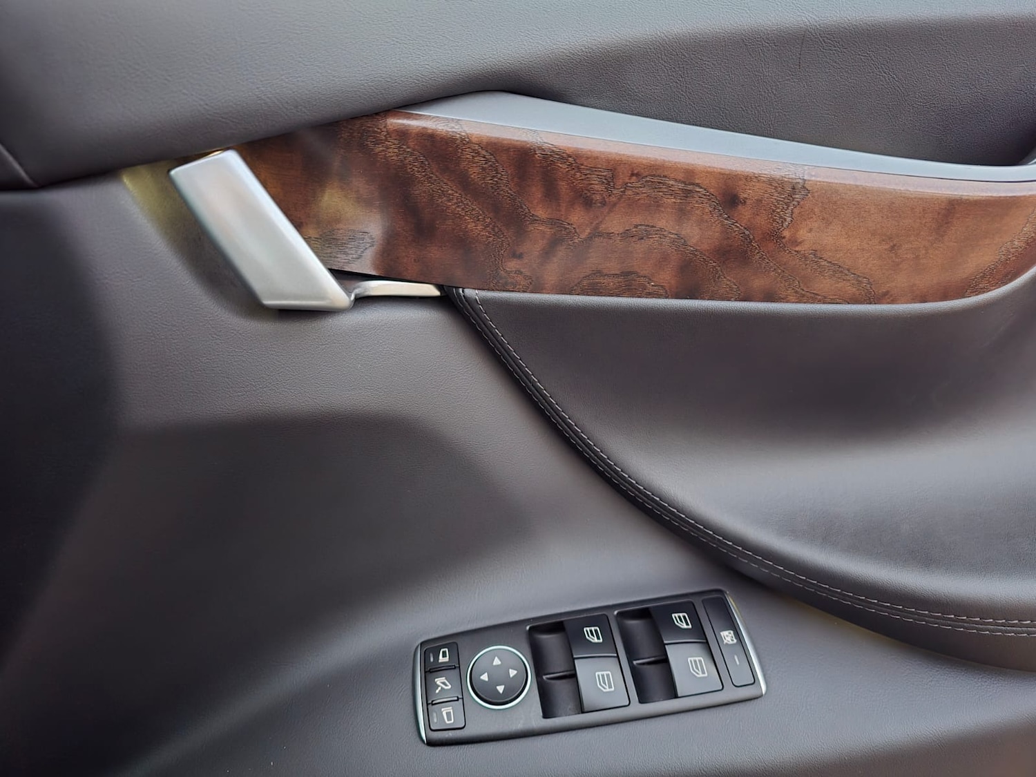 Used Tesla Model X 2020 for sale - 76412317: Photo 34