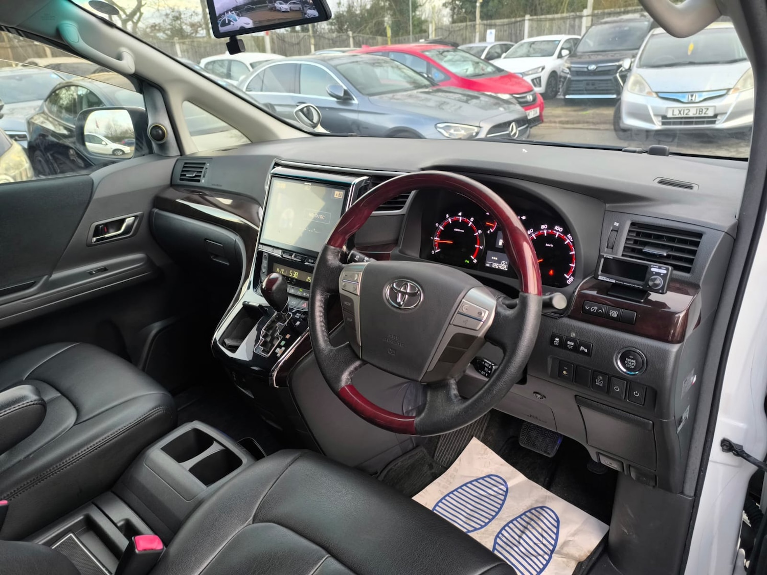 Used Toyota Alphard 2014 for sale - 77715337: Photo 10