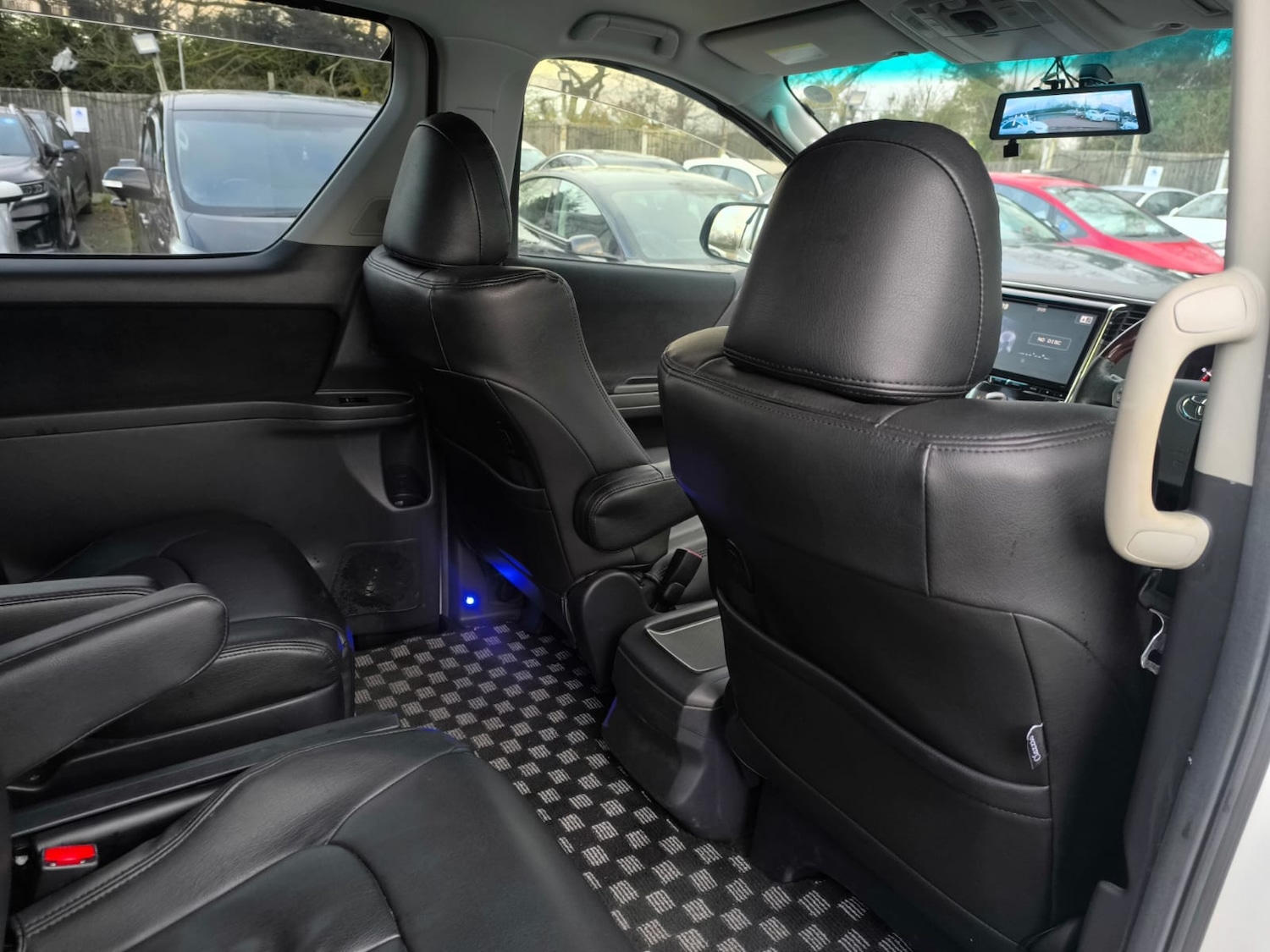 Used Toyota Alphard 2014 for sale - 77715337: Photo 12