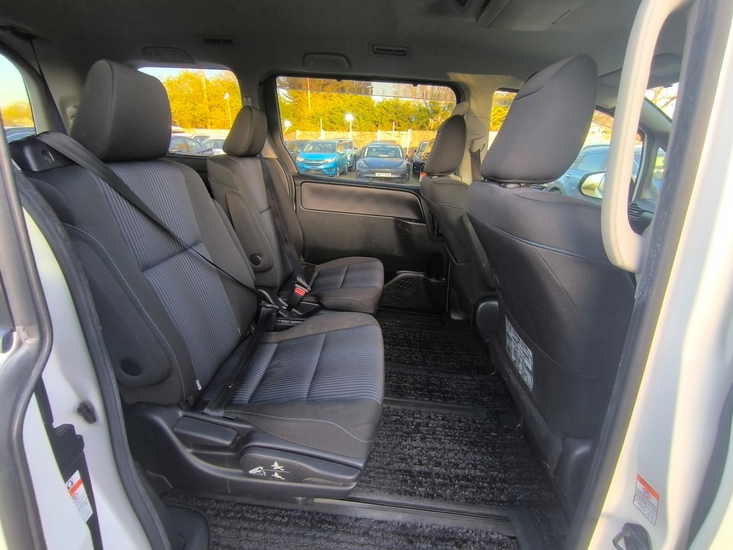 Used Toyota Voxy 2016 for sale - 78178035: Photo 11