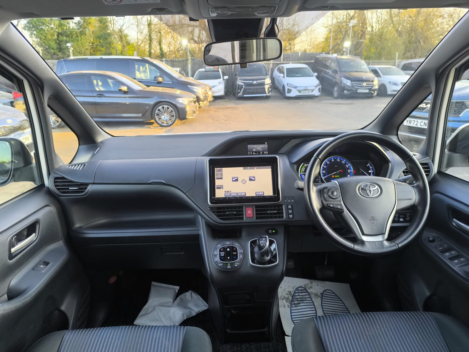 Used Toyota Voxy 2016 for sale - 78178035: Photo 15