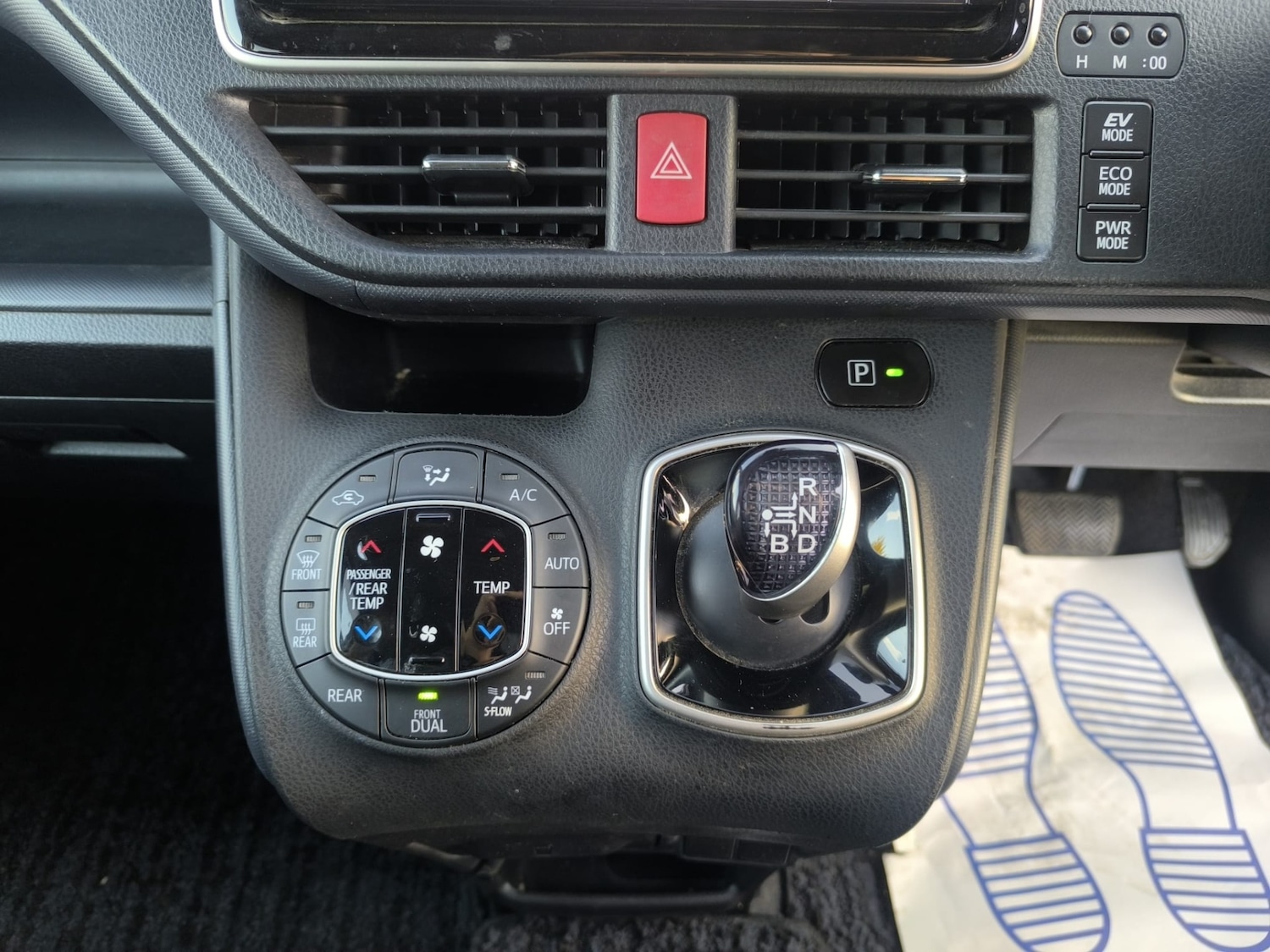 Used Toyota Voxy 2016 for sale - 78178035: Photo 18