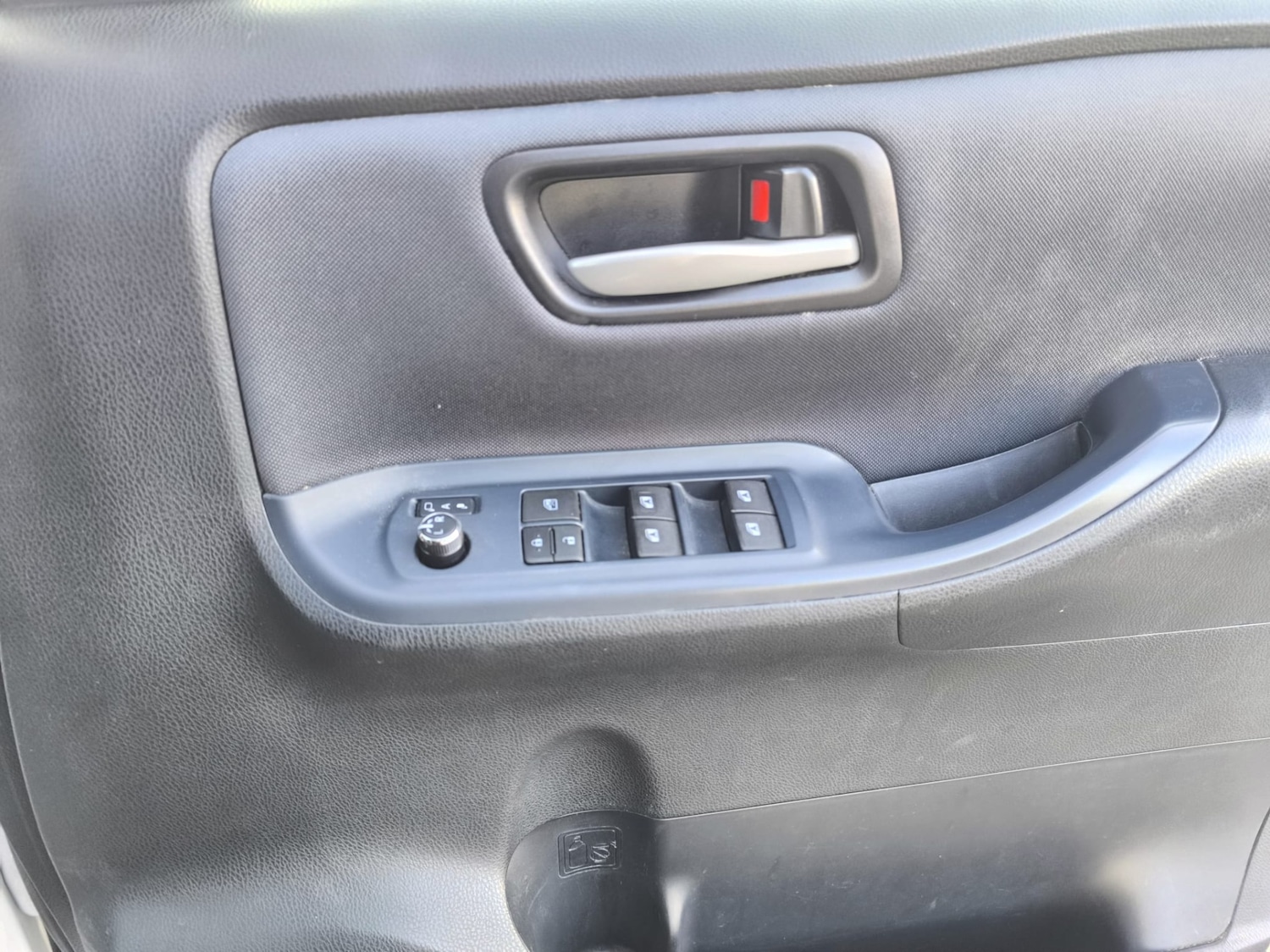 Used Toyota Voxy 2016 for sale - 78178035: Photo 27