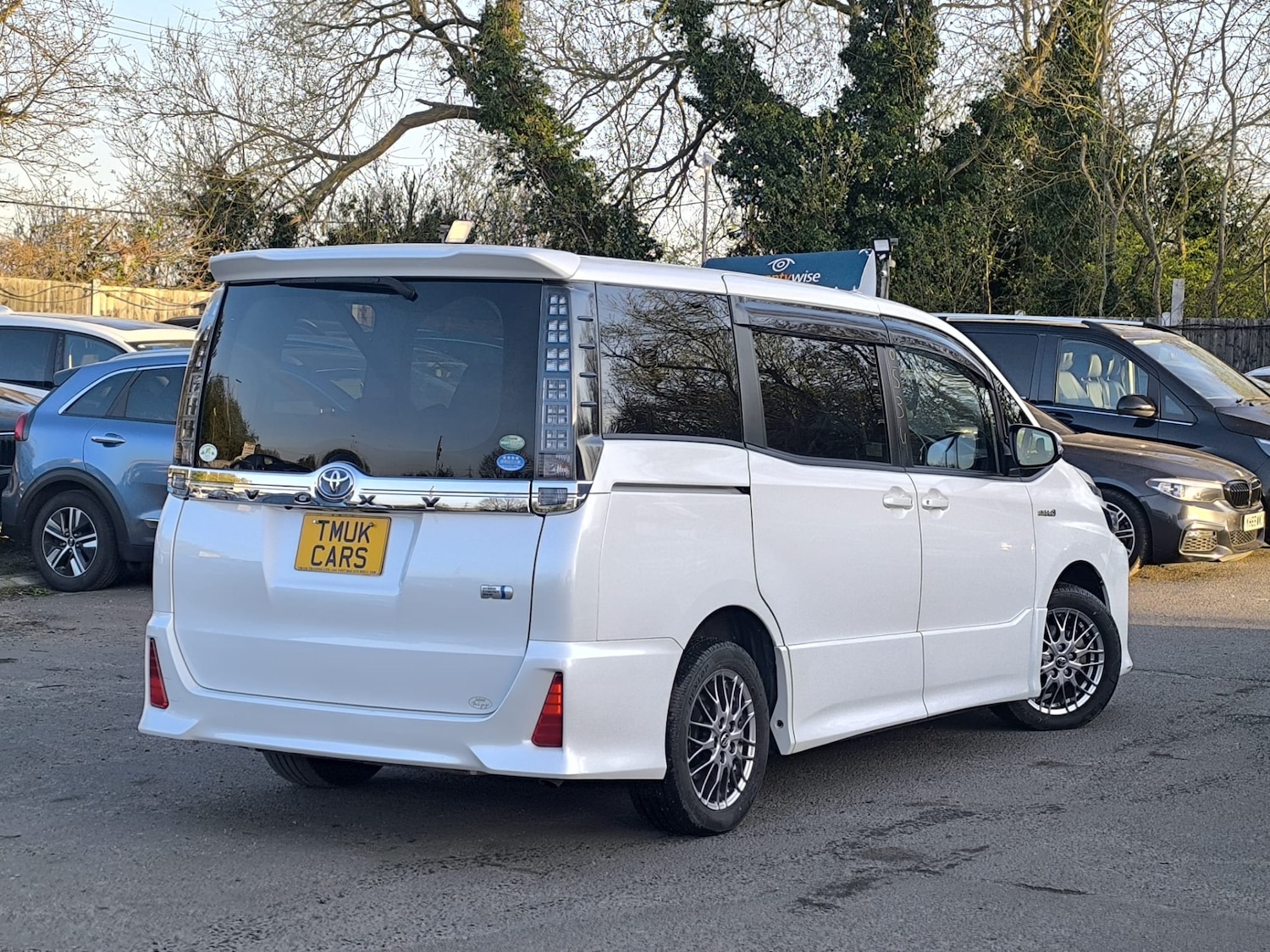 Used Toyota Voxy 2016 for sale - 78178035: Photo 3