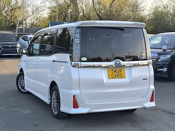 Used Toyota Voxy 2016 for sale - 78178035: Photo