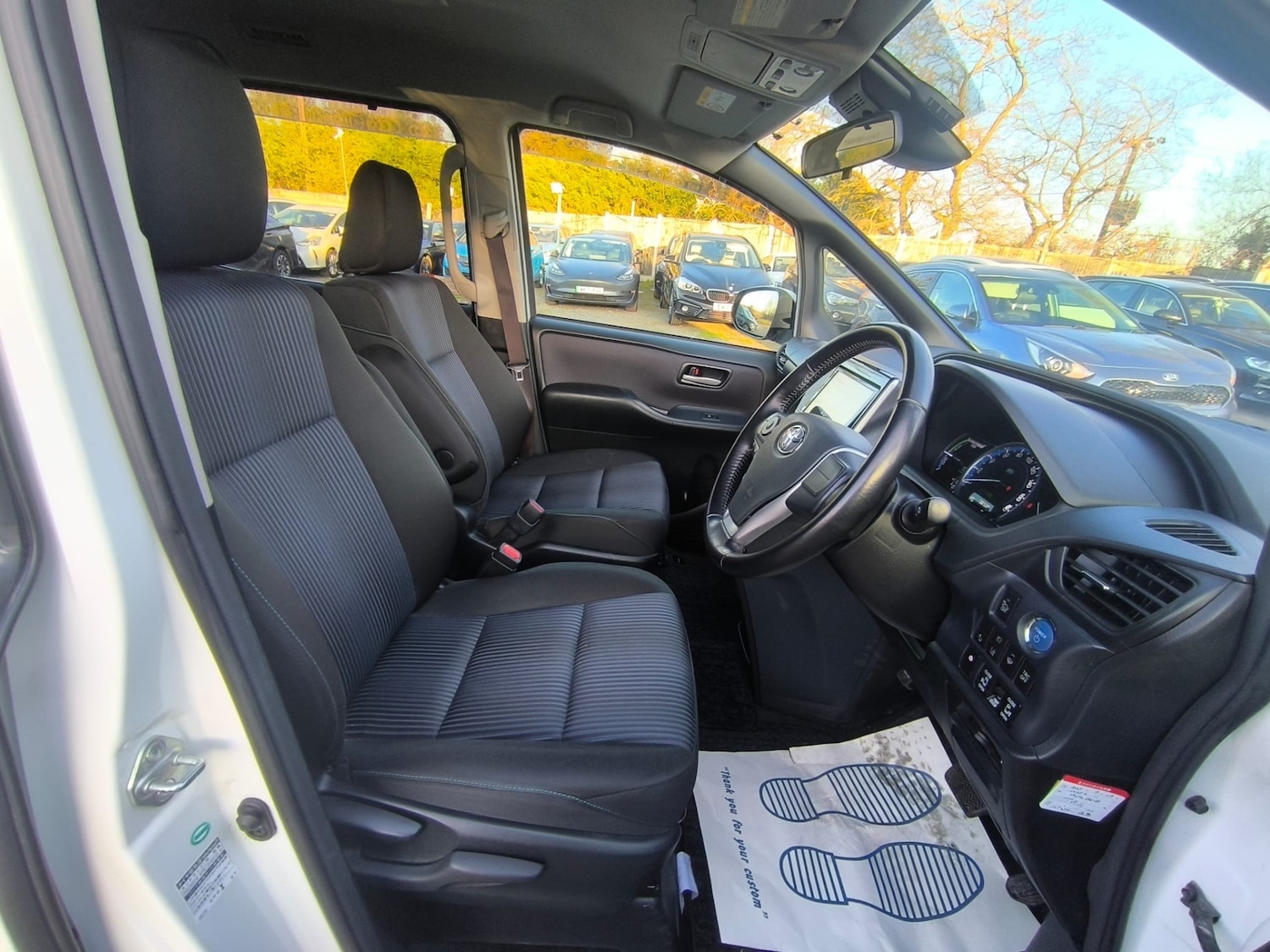 Used Toyota Voxy 2016 for sale - 78178035: Photo 9