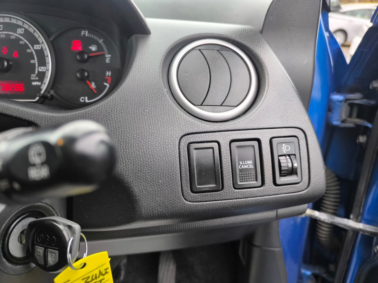 Used Suzuki Swift 2010 for sale - 76931978: Photo 19