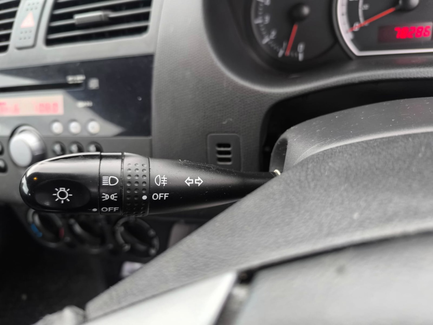 Used Suzuki Swift 2010 for sale - 76931978: Photo 20