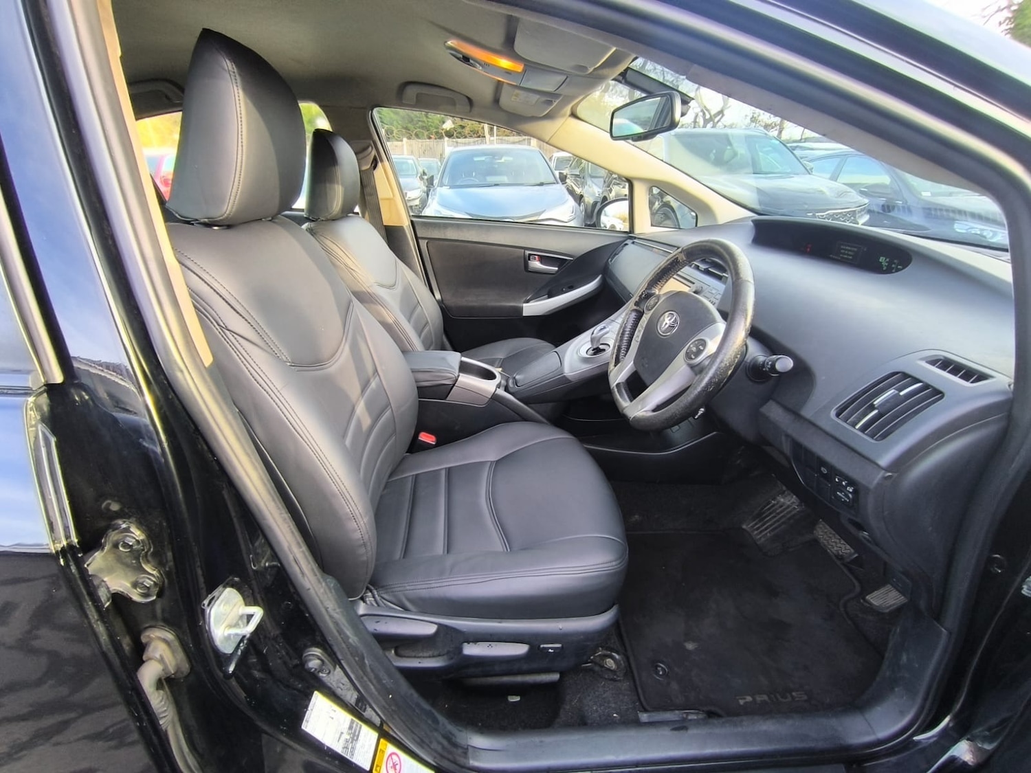 Used Toyota Prius 2015 for sale - 77417514: Photo 9