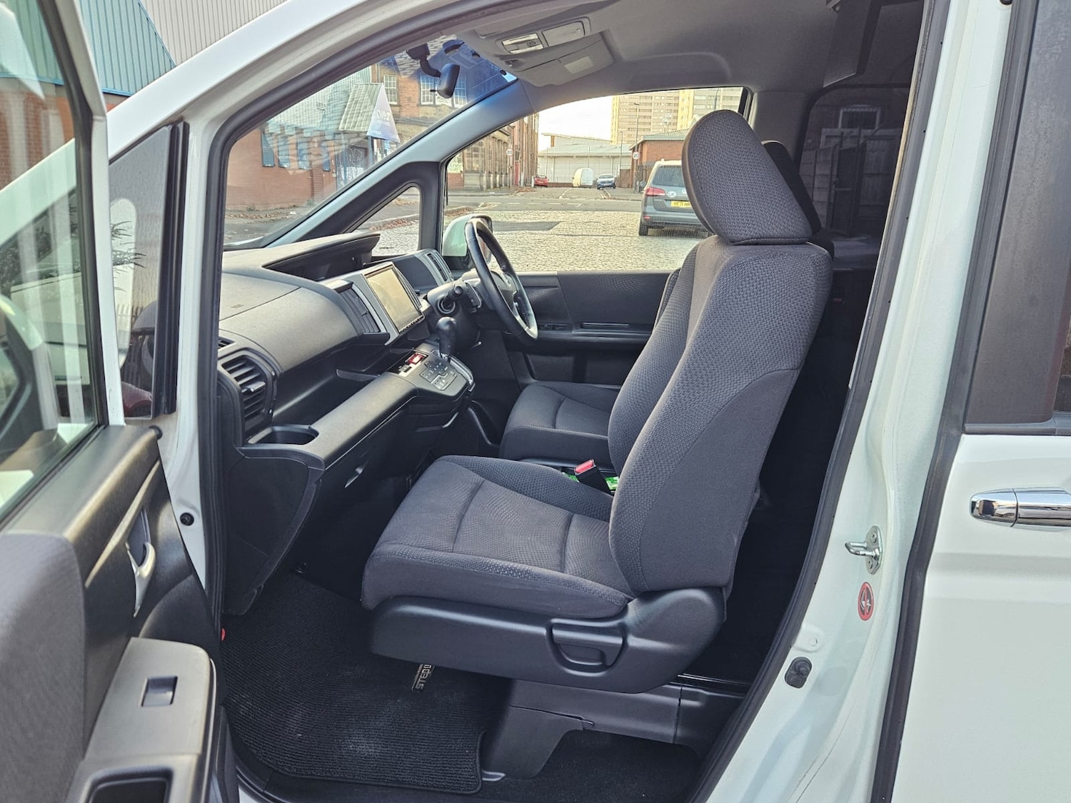 Used Honda Stepwagon 2013 for sale - 76243368: Photo 10