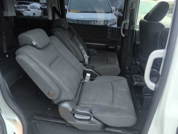 Used Honda Stepwagon 2013 for sale - 76243368: Photo 11