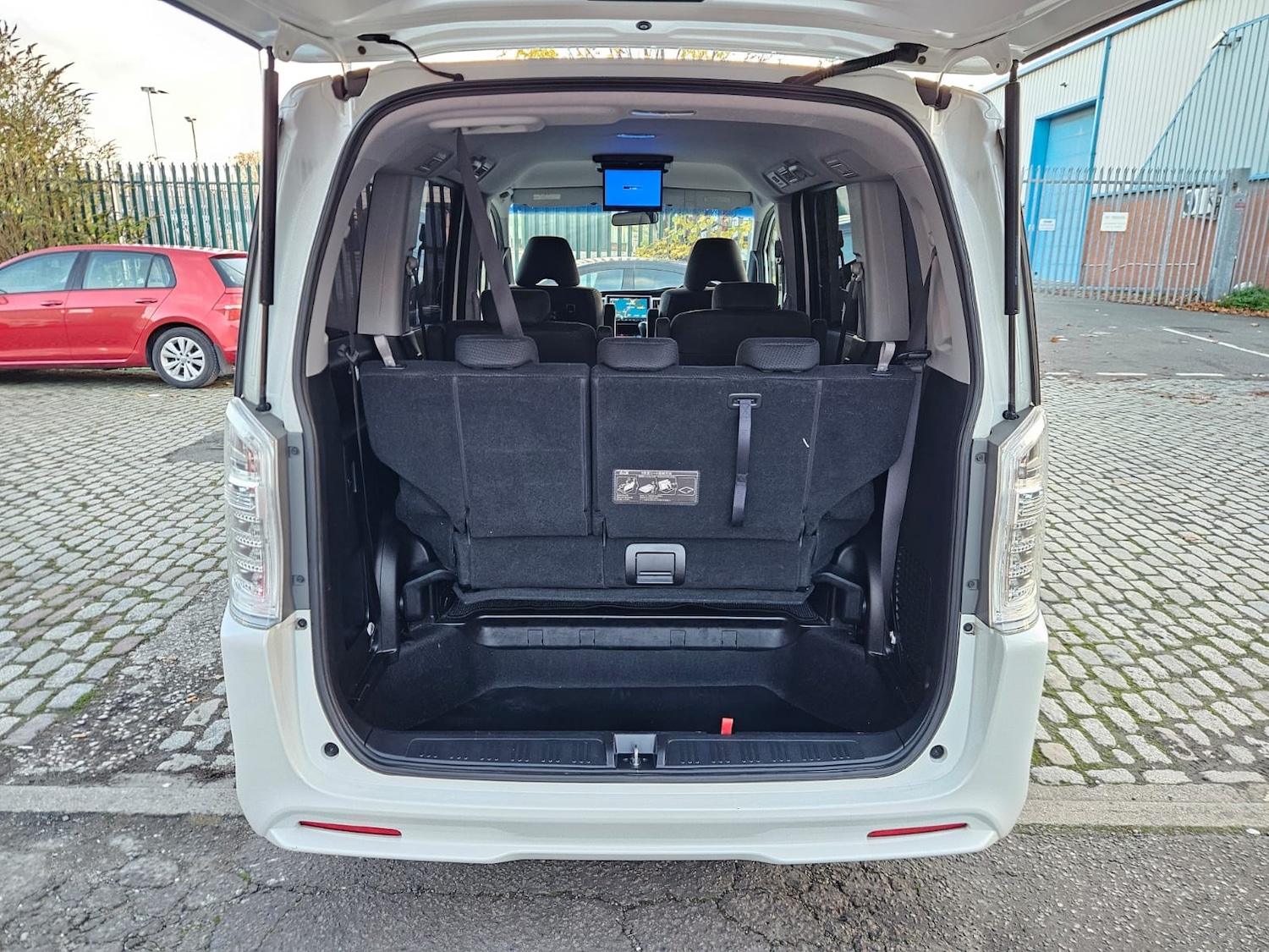 Used Honda Stepwagon 2013 for sale - 76243368: Photo 23