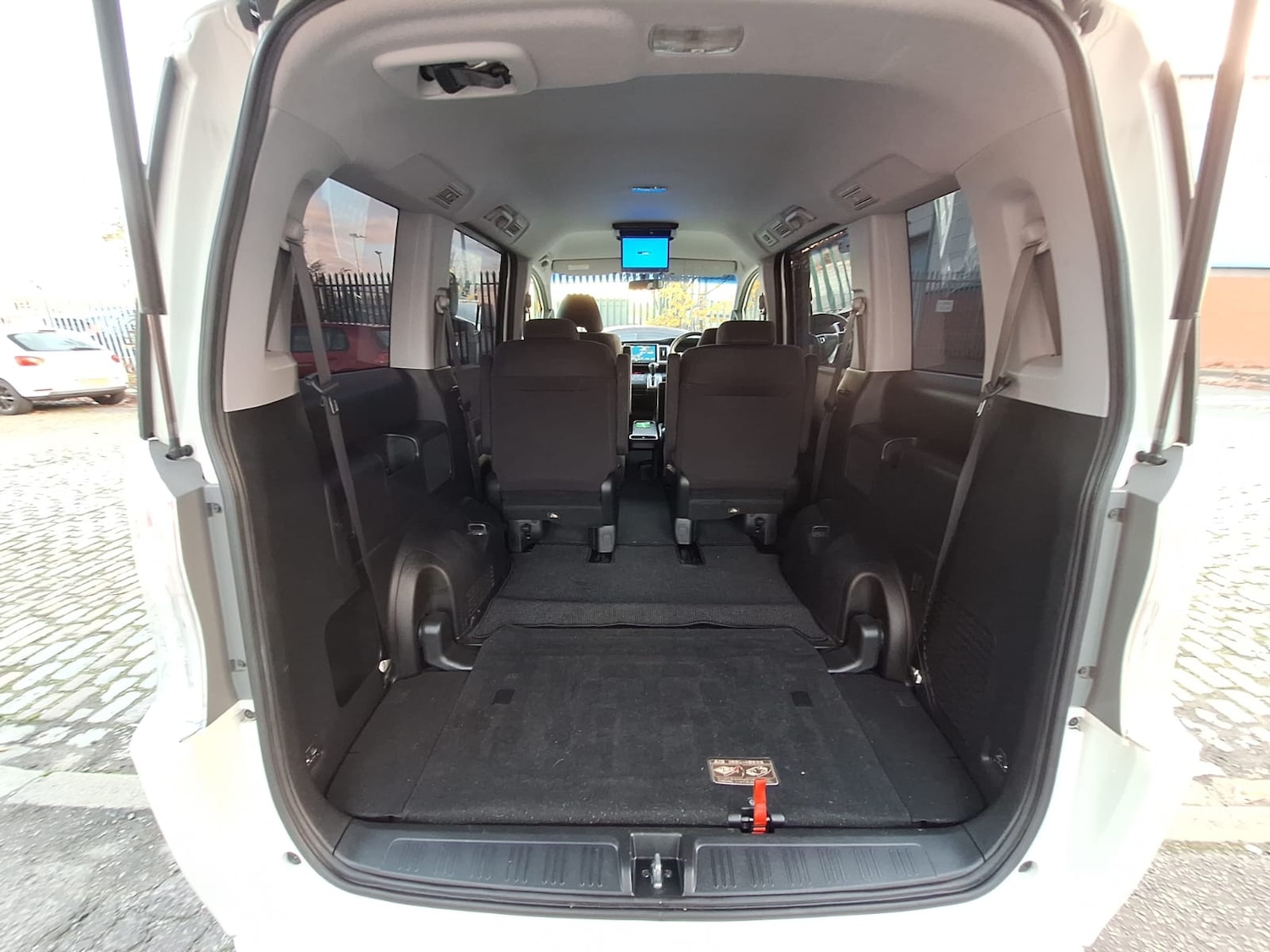 Used Honda Stepwagon 2013 for sale - 76243368: Photo 24