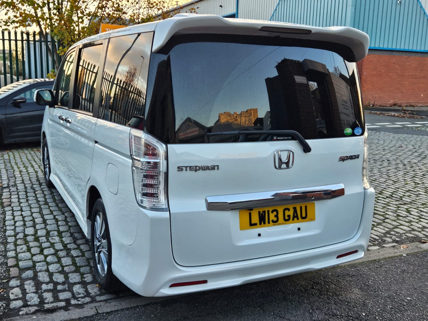 Used Honda Stepwagon 2013 for sale - 76243368: Photo 4