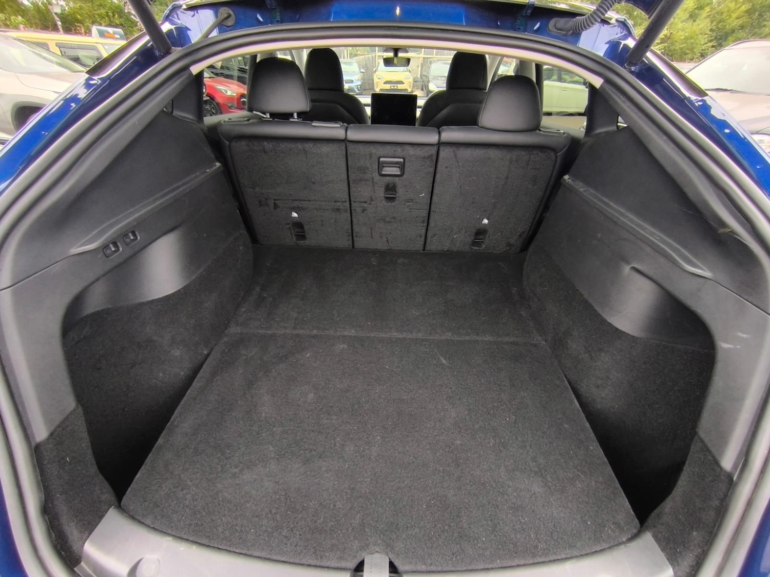 Used Tesla Model Y 2024 for sale - 76748385: Photo 32