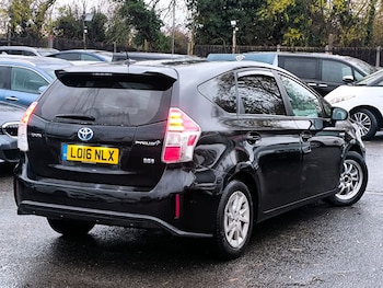 Used Toyota Prius+ 2016 for sale - 76832068: Photo