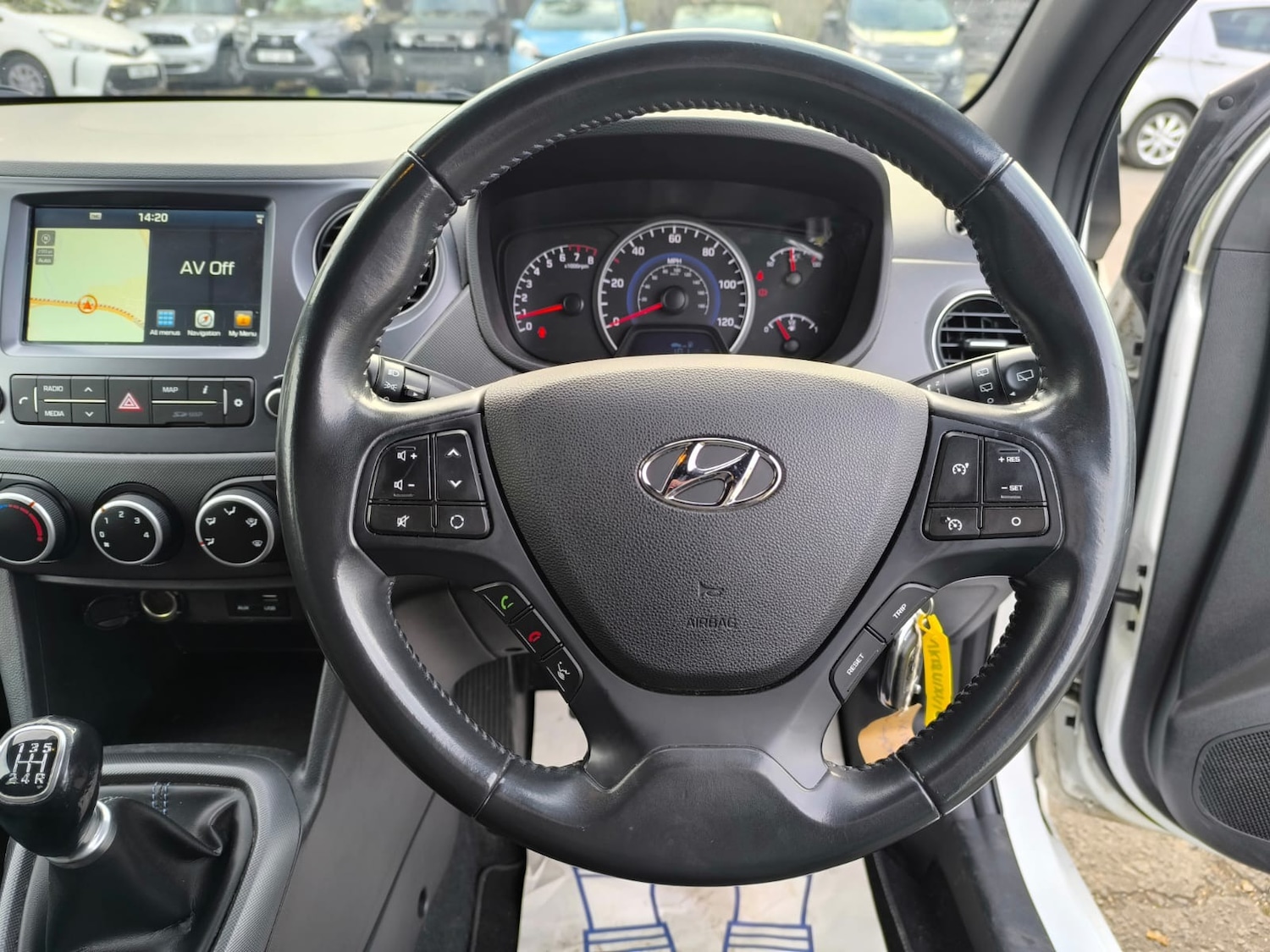 Used Hyundai i10 2018 for sale - 76363341: Photo 16