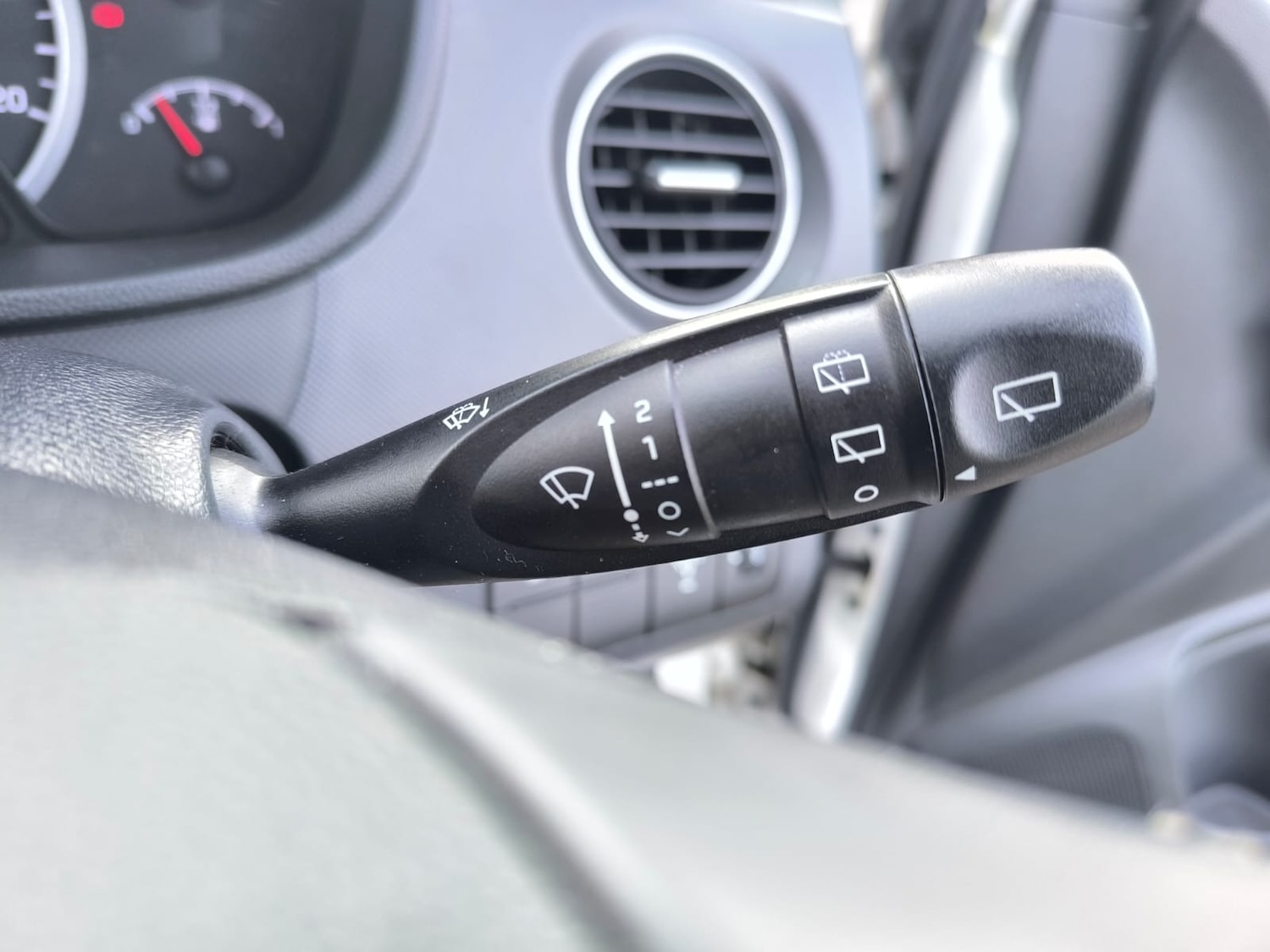 Used Hyundai i10 2018 for sale - 76363341: Photo 22