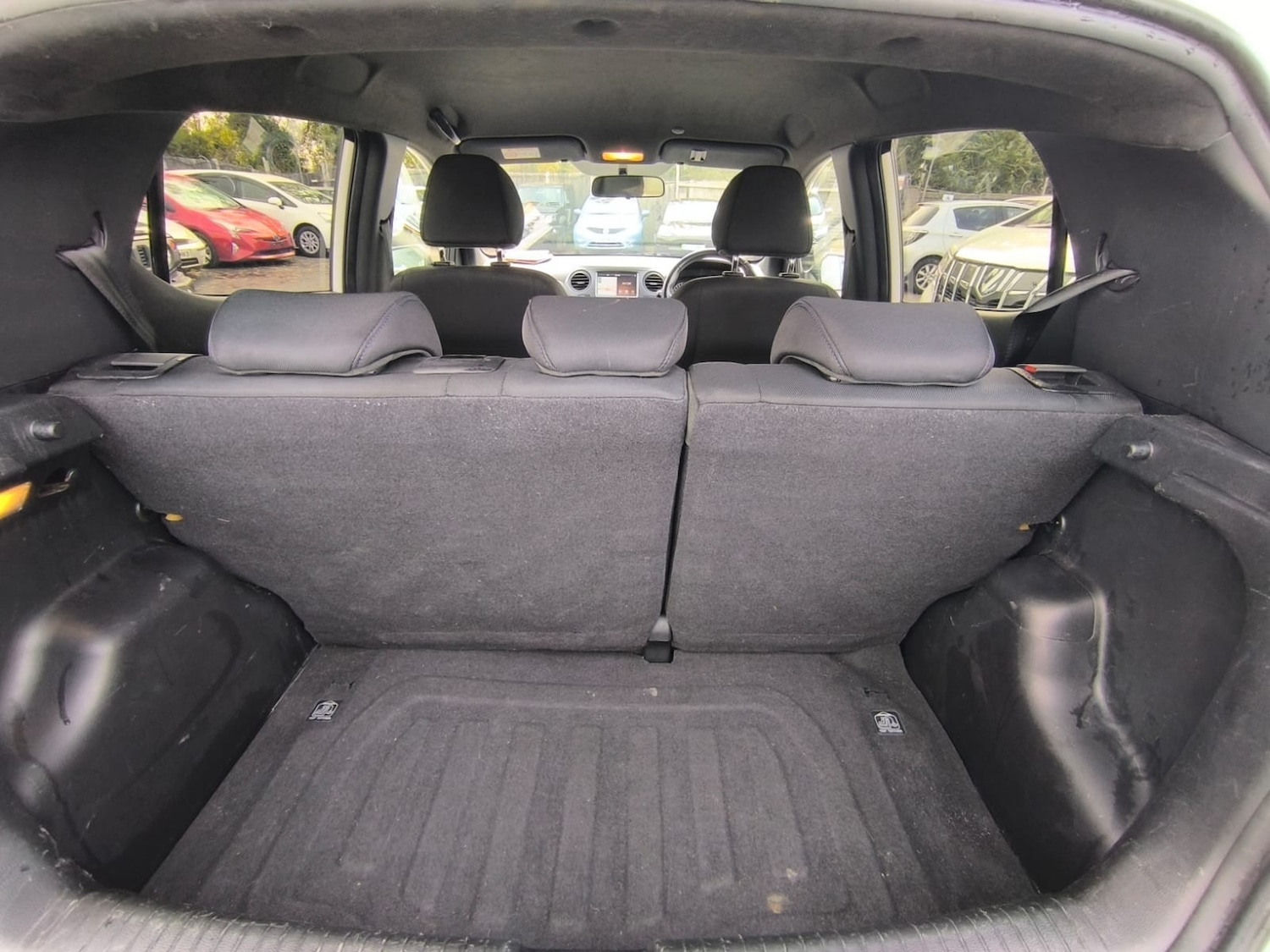 Used Hyundai i10 2018 for sale - 76363341: Photo 27