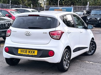 Used Hyundai i10 2018 for sale - 76363341: Photo
