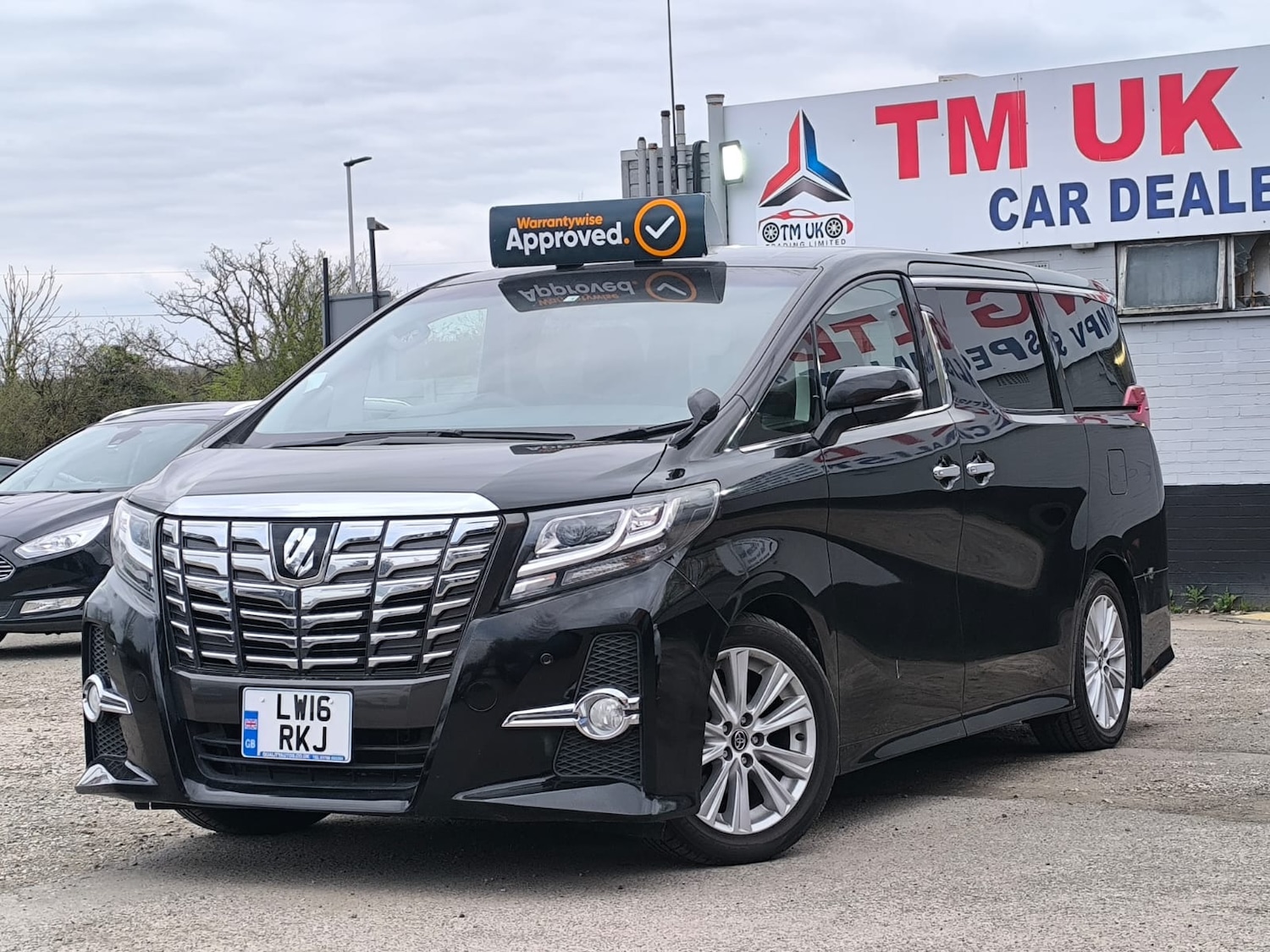 Used Toyota Alphard 2016 for sale - 78177146: Photo 2