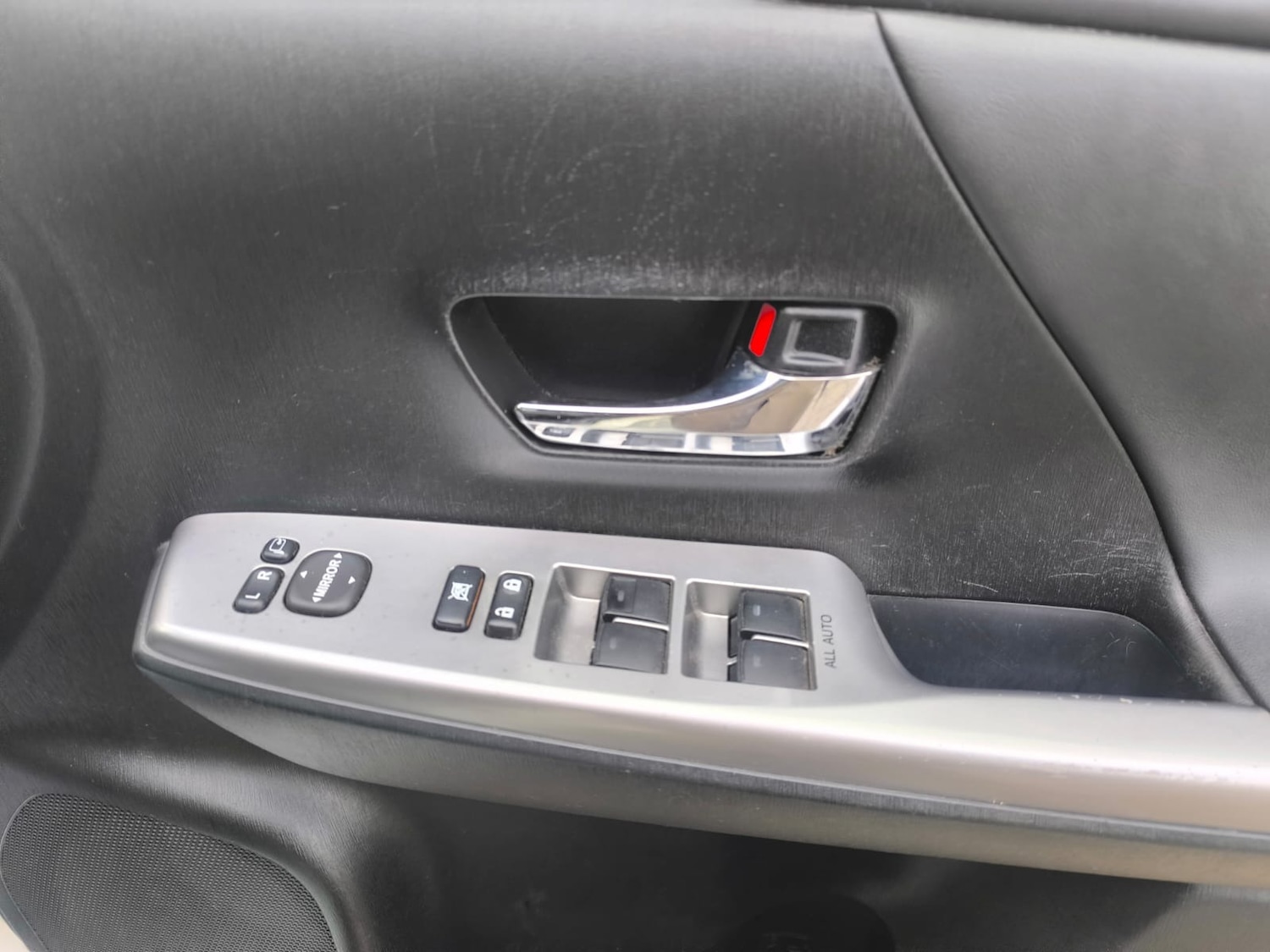 Used Toyota Prius+ 2016 for sale - 76663026: Photo 29