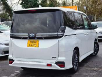 Used Toyota Voxy 2023 for sale - 73076876: Photo