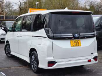 Used Toyota Voxy 2023 for sale - 73076876: Photo