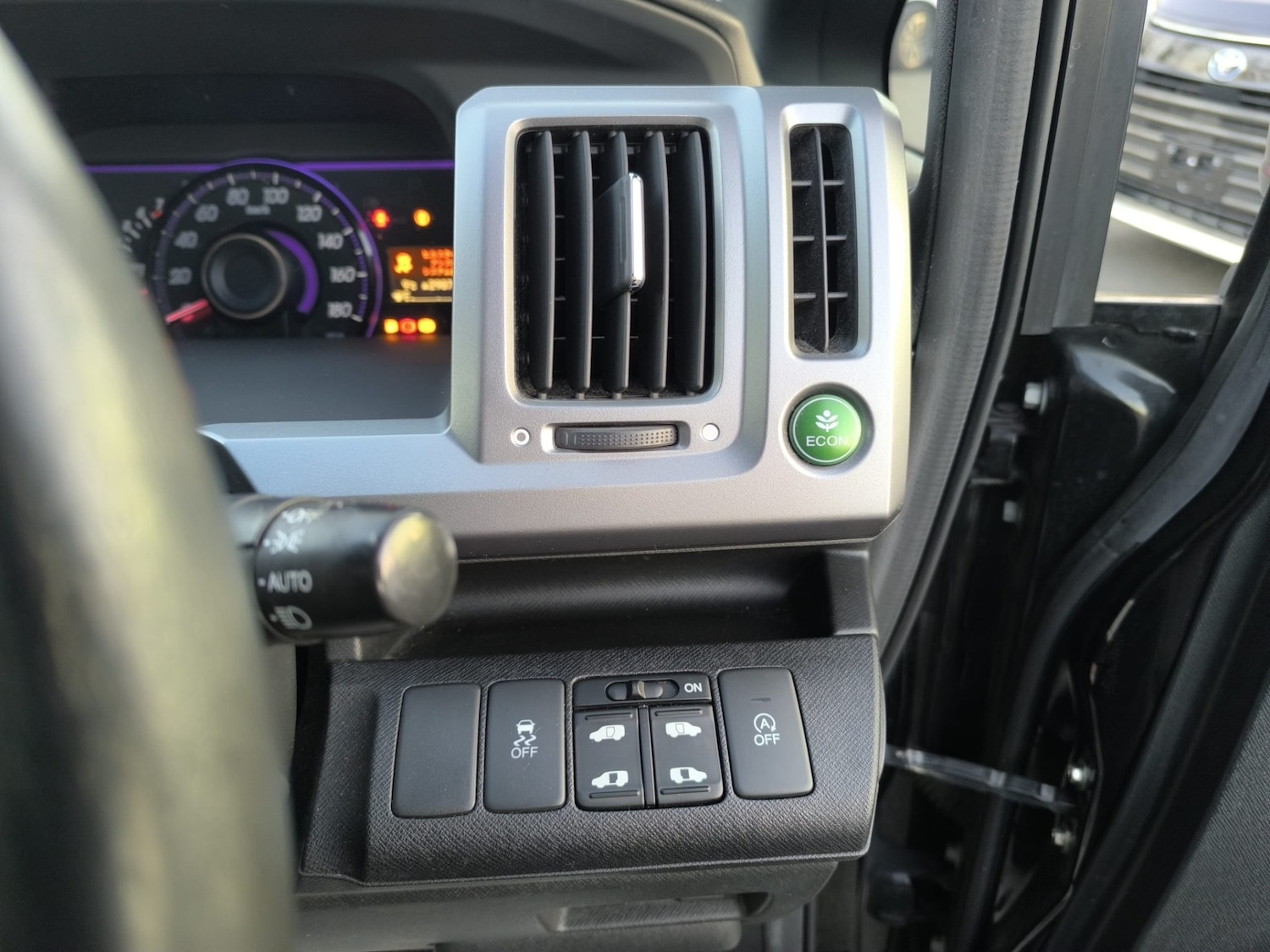 Used Honda Stepwagon 2014 for sale - 78065566: Photo 32