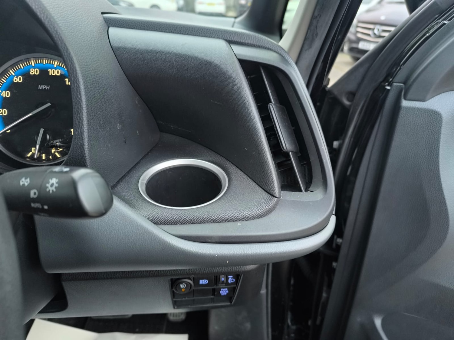 Used Toyota Noah 2022 for sale - 77125115: Photo 32