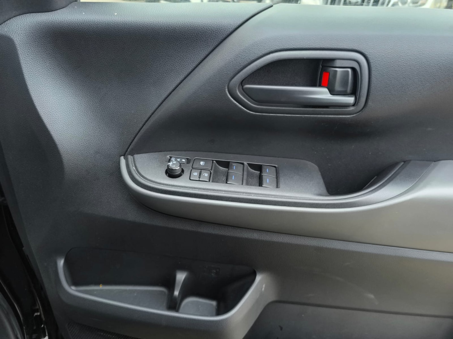 Used Toyota Noah 2022 for sale - 77125115: Photo 34