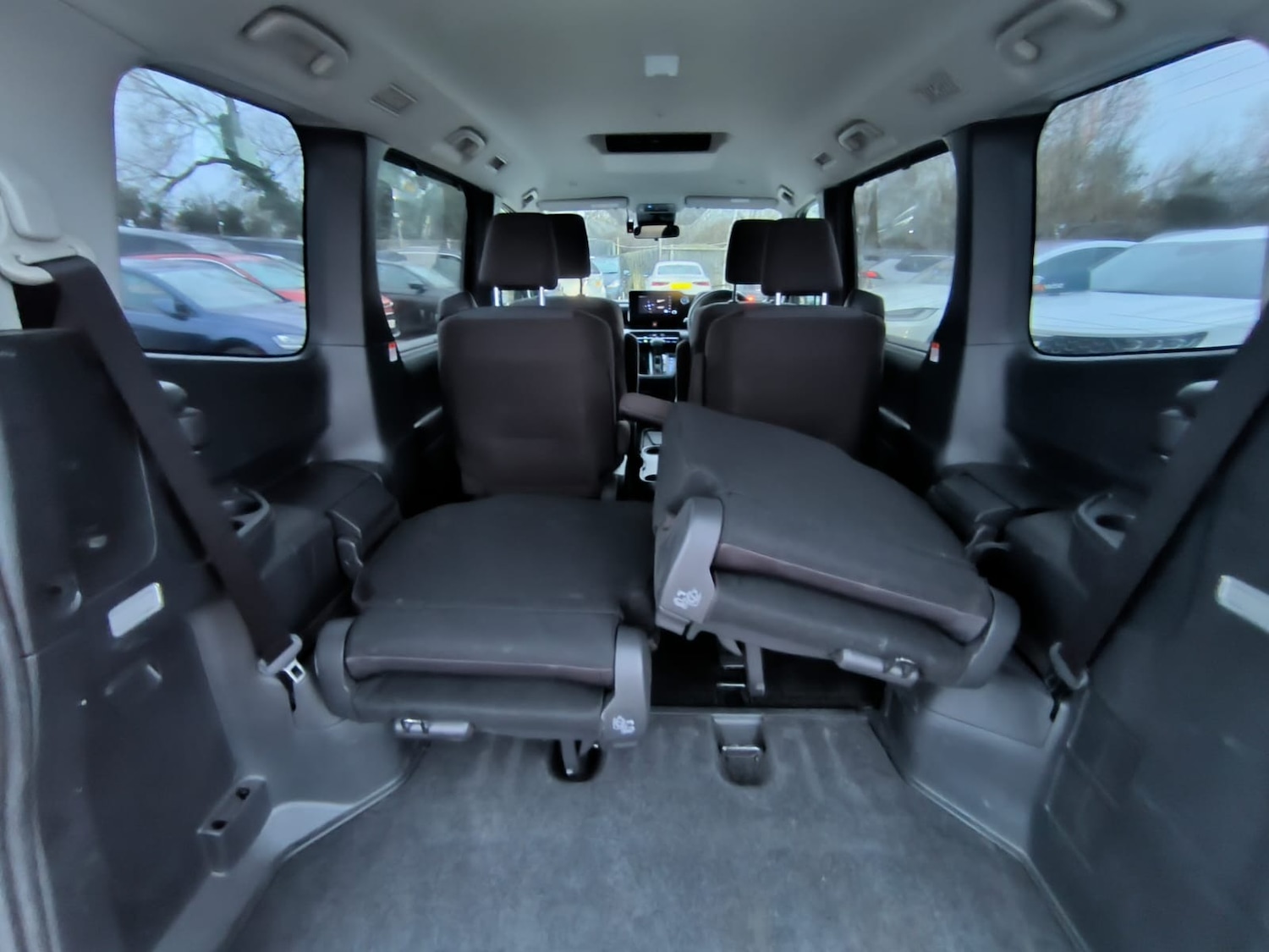 Used Toyota Noah 2022 for sale - 77125115: Photo 38