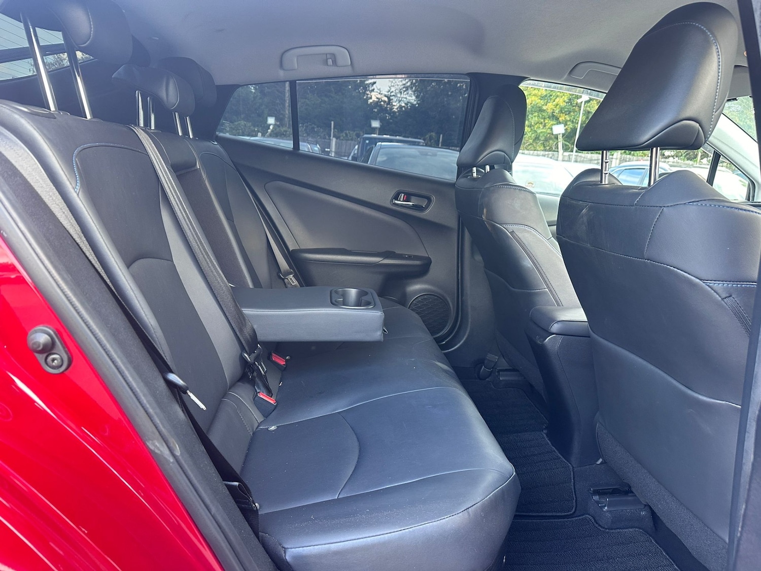 Used Toyota Prius 2018 for sale - 76127988: Photo 12