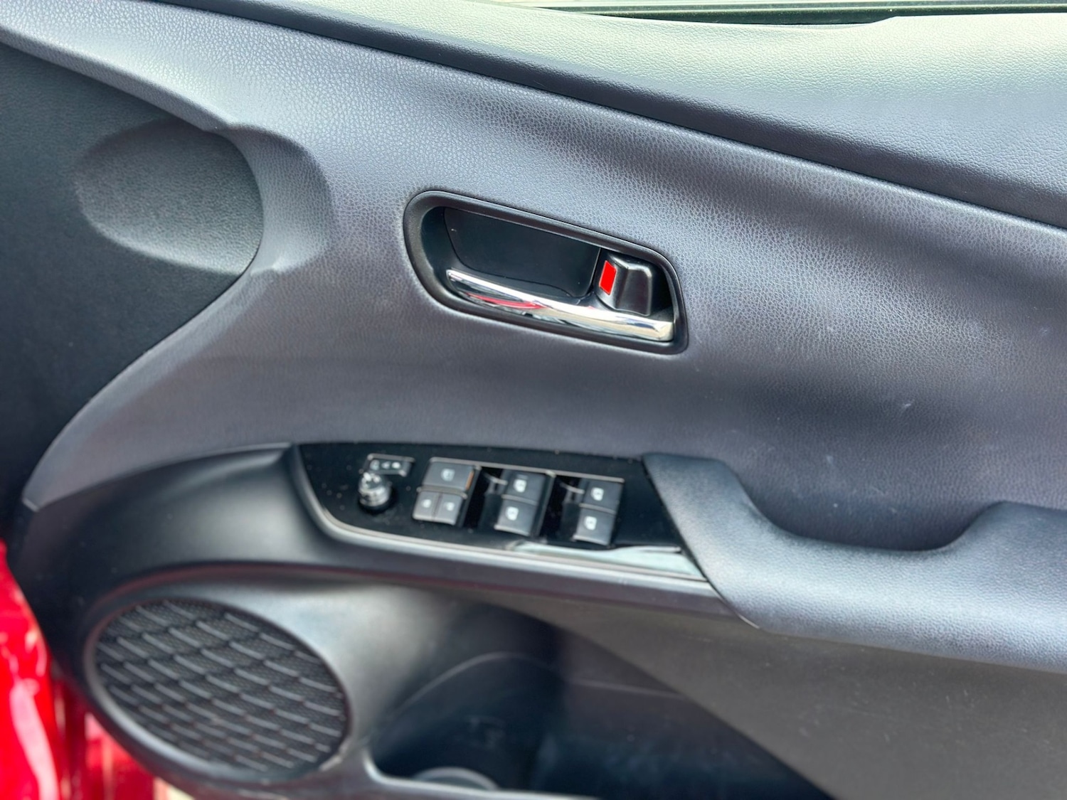 Used Toyota Prius 2018 for sale - 76127988: Photo 27