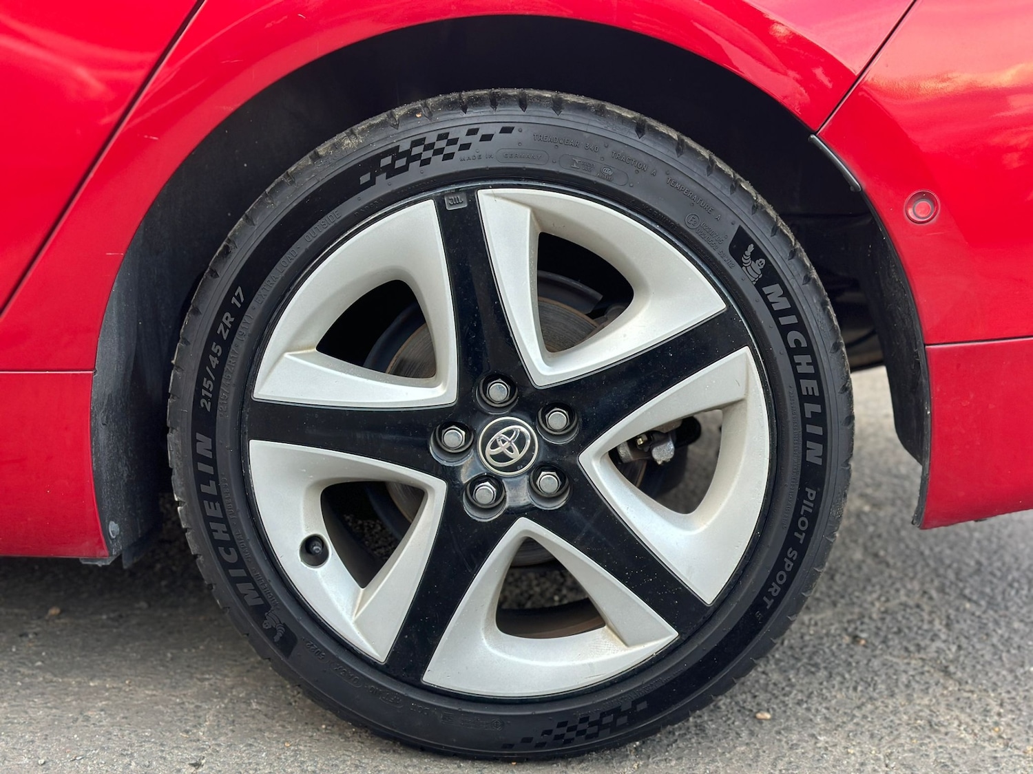 Used Toyota Prius 2018 for sale - 76127988: Photo 34