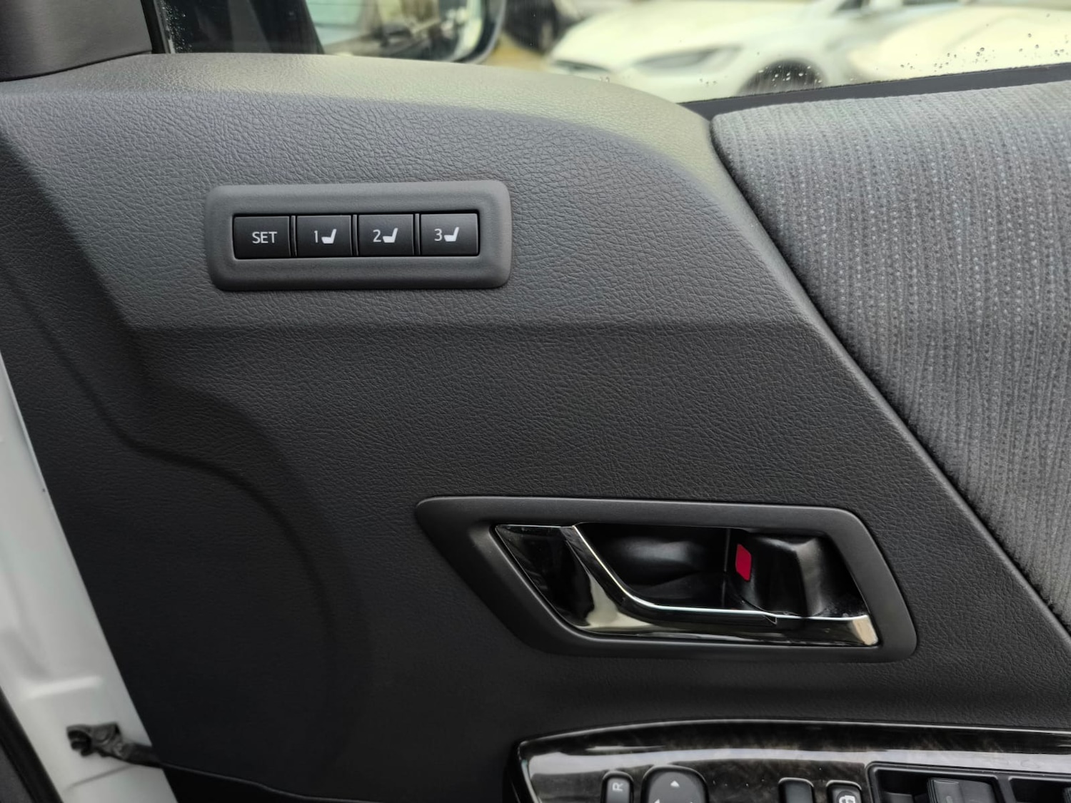 Used Toyota Alphard 2014 for sale - 77104715: Photo 24