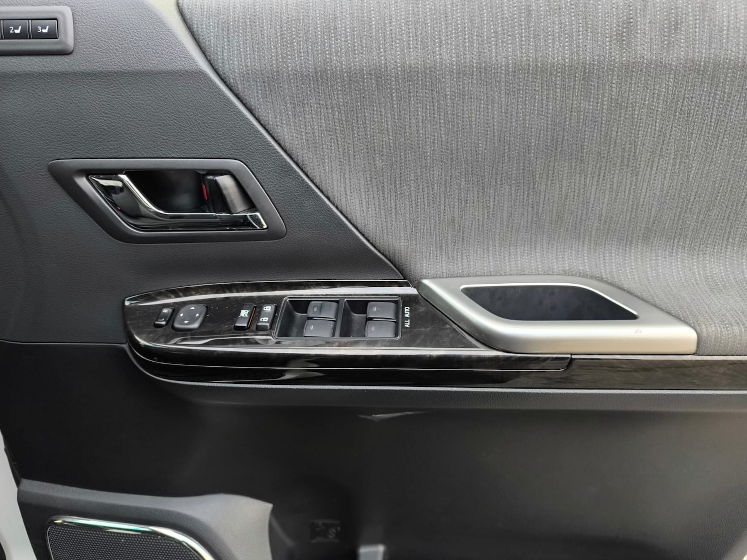 Used Toyota Alphard 2014 for sale - 77104715: Photo 25