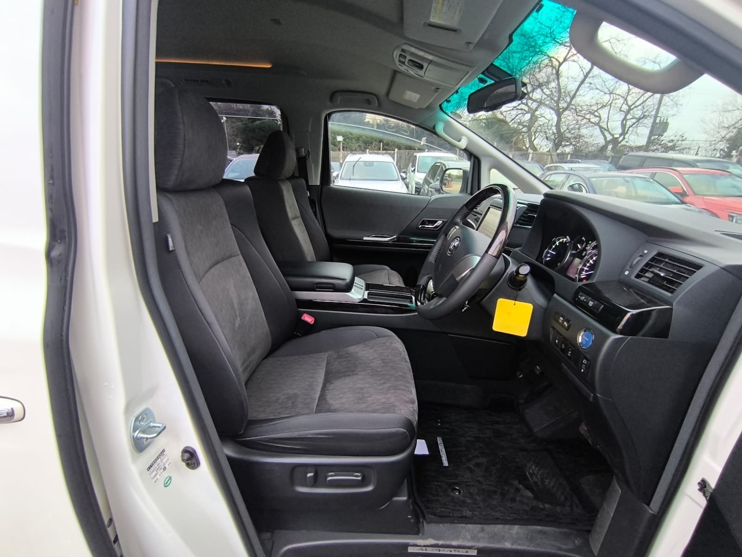 Used Toyota Alphard 2014 for sale - 77104715: Photo 9