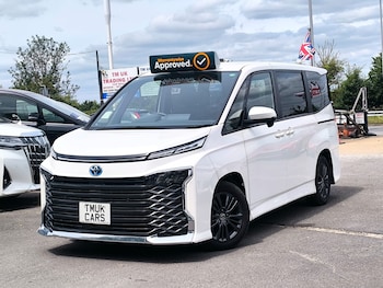 Used Toyota Voxy 2023 for sale - 78915074: Photo