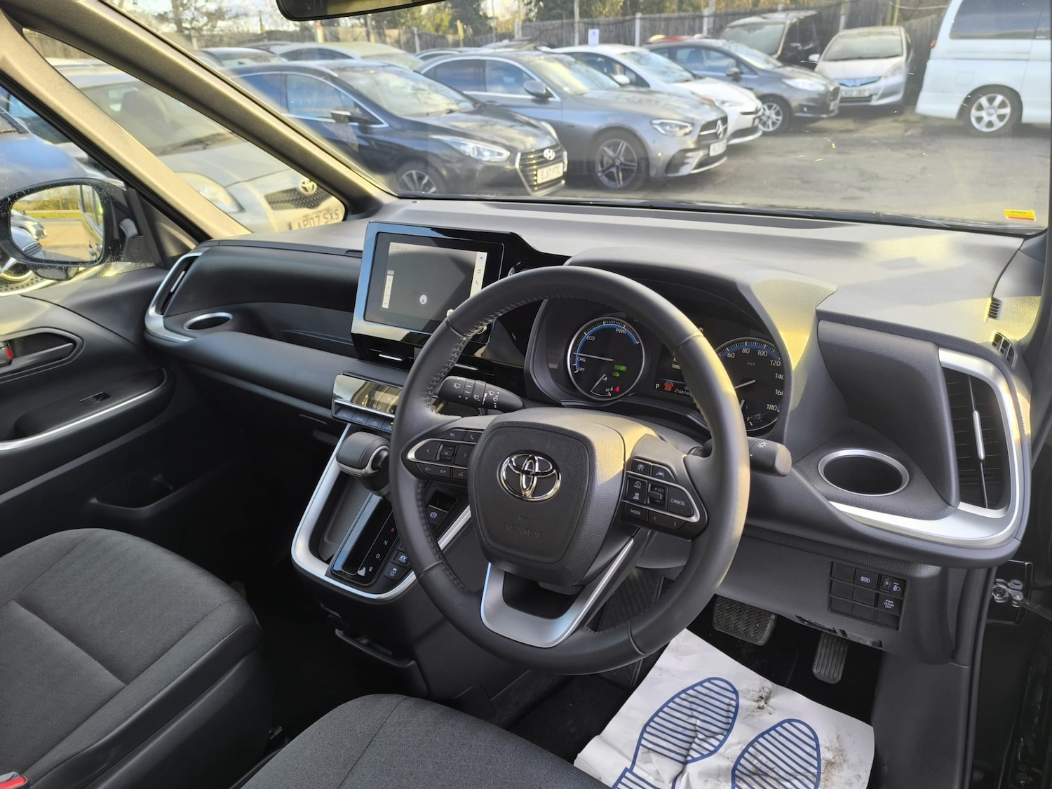 Used Toyota Voxy 2024 for sale - 77675417: Photo 10