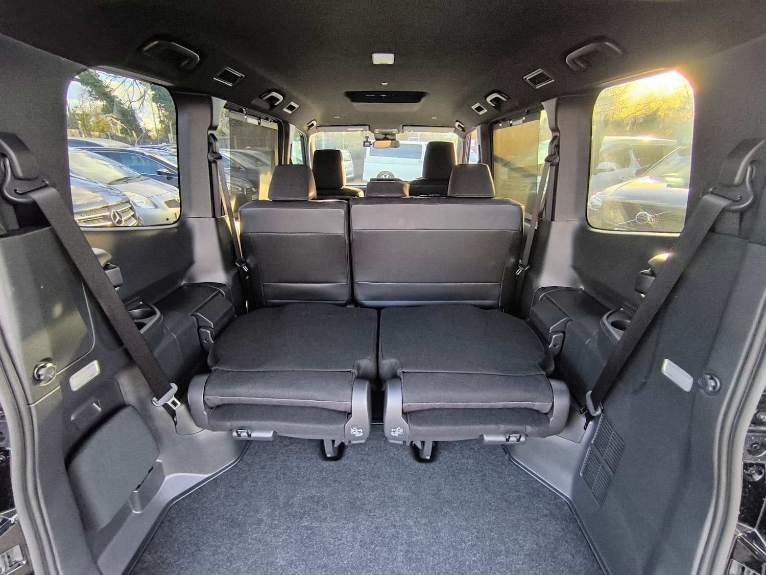 Used Toyota Voxy 2024 for sale - 77675417: Photo 32