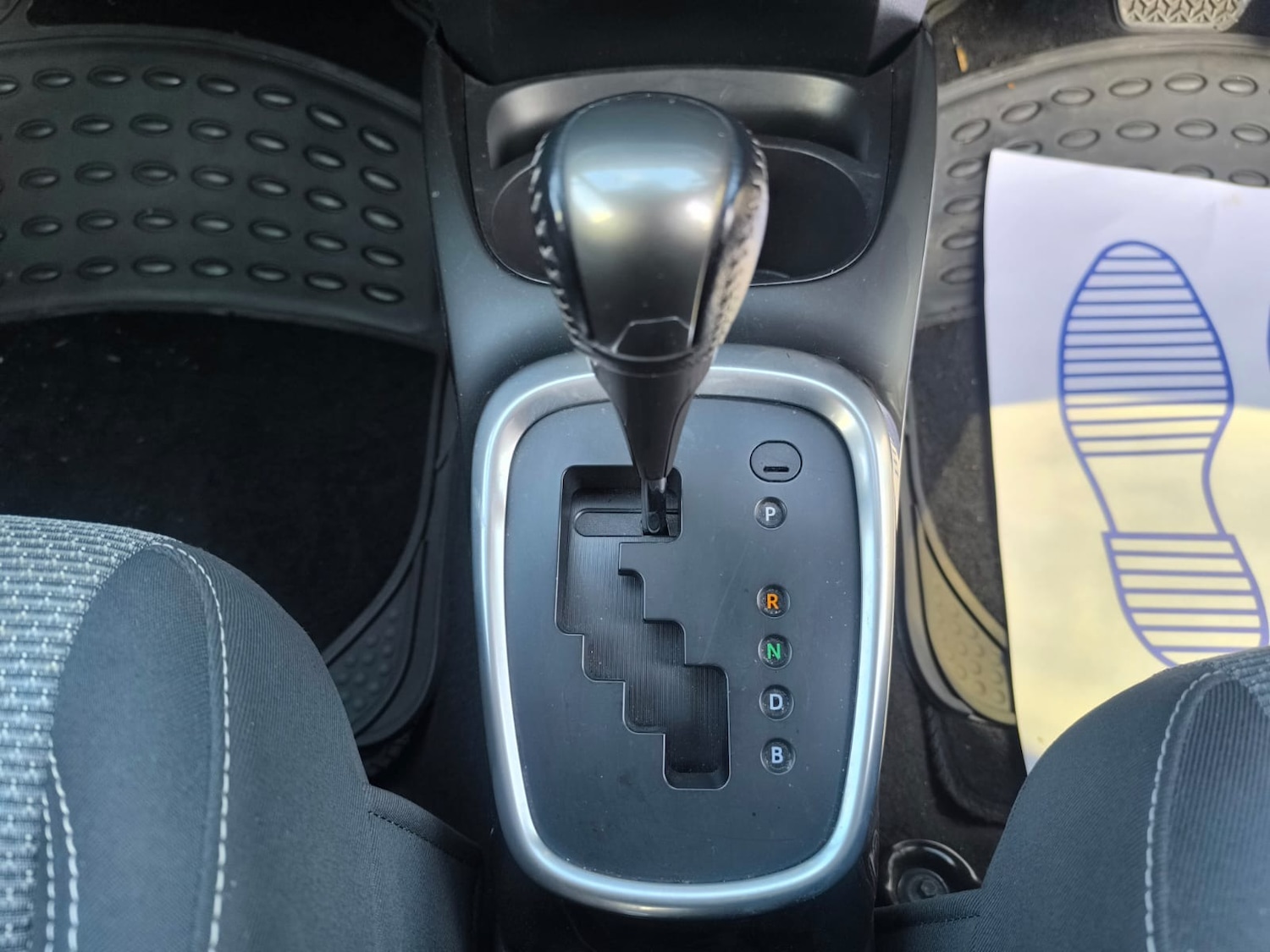 Used Toyota Yaris 2015 for sale - 76412550: Photo 16