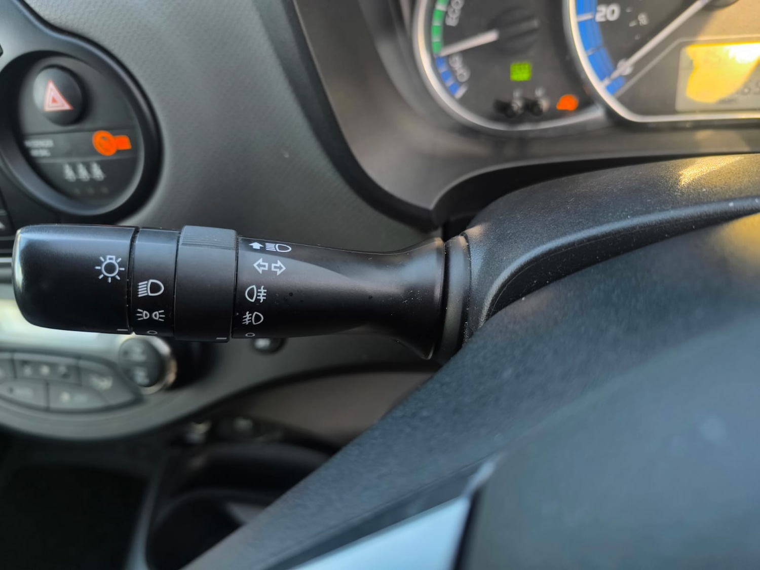 Used Toyota Yaris 2015 for sale - 76412550: Photo 19