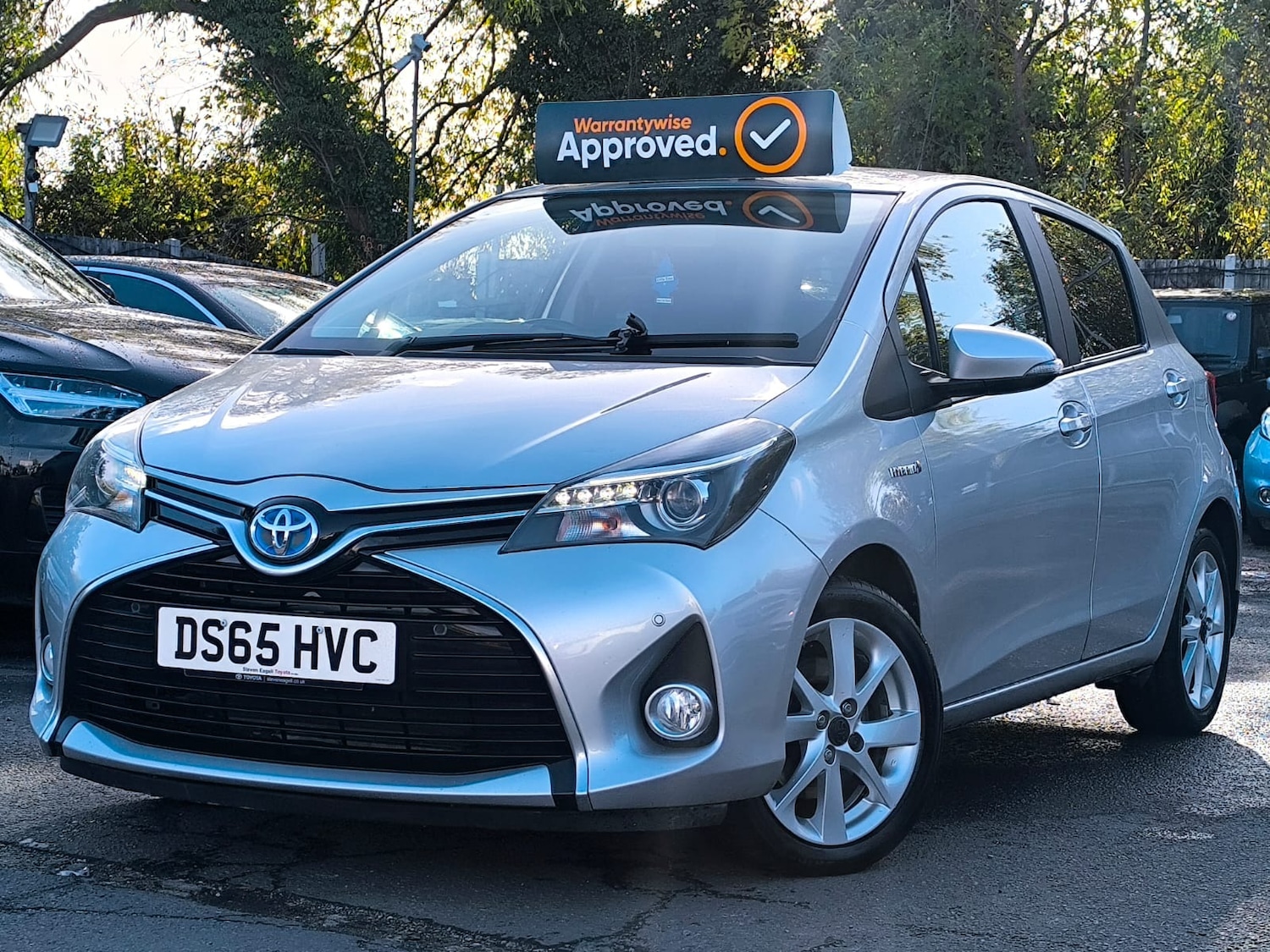 Used Toyota Yaris 2015 for sale - 76412550: Photo 2