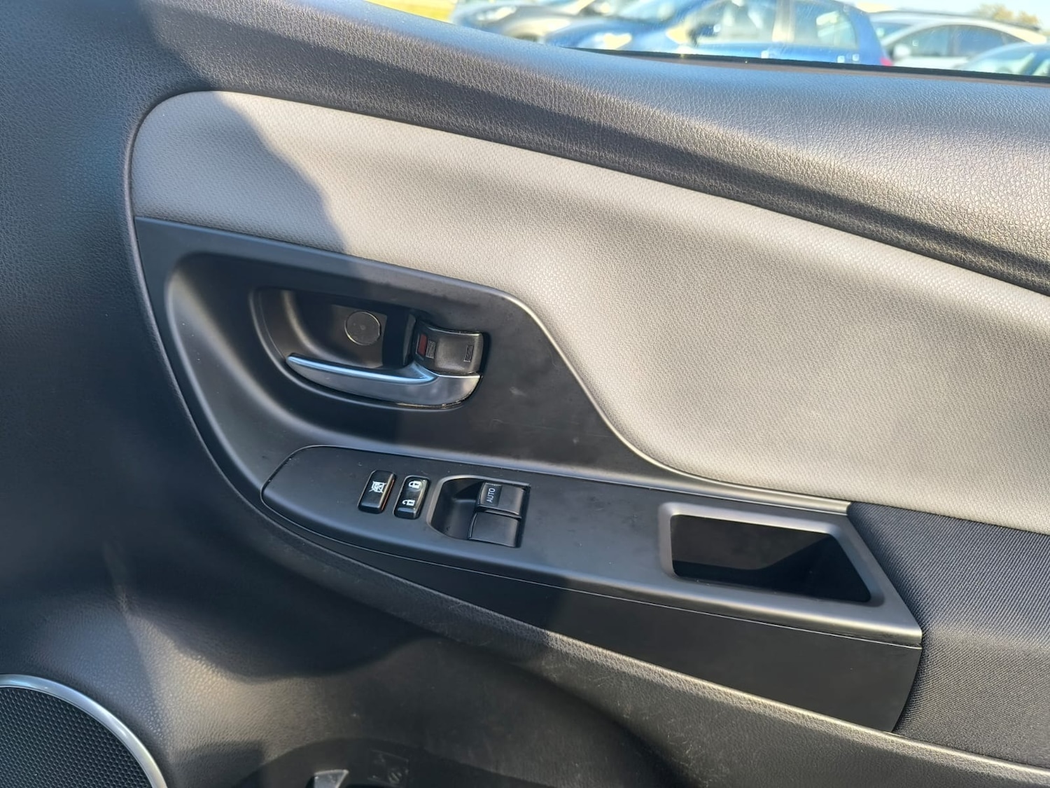 Used Toyota Yaris 2015 for sale - 76412550: Photo 21