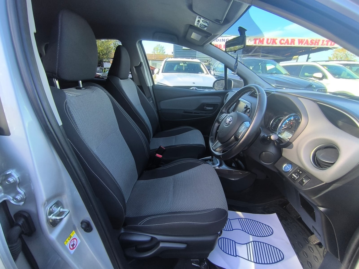 Used Toyota Yaris 2015 for sale - 76412550: Photo 9