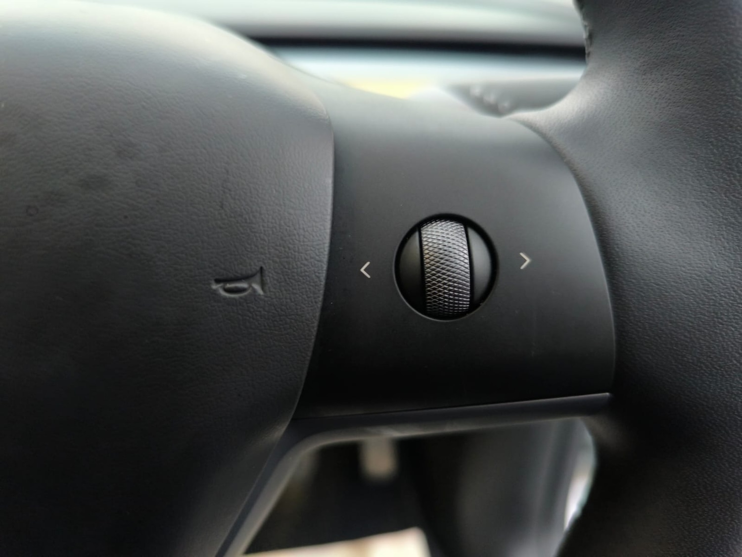 Used Tesla Model Y 2023 for sale - 77125859: Photo 16