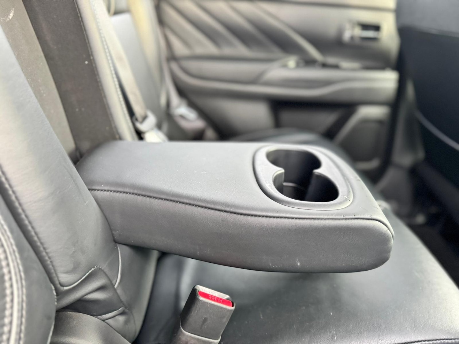 Used Mitsubishi Outlander 2016 for sale - 77135753: Photo 28