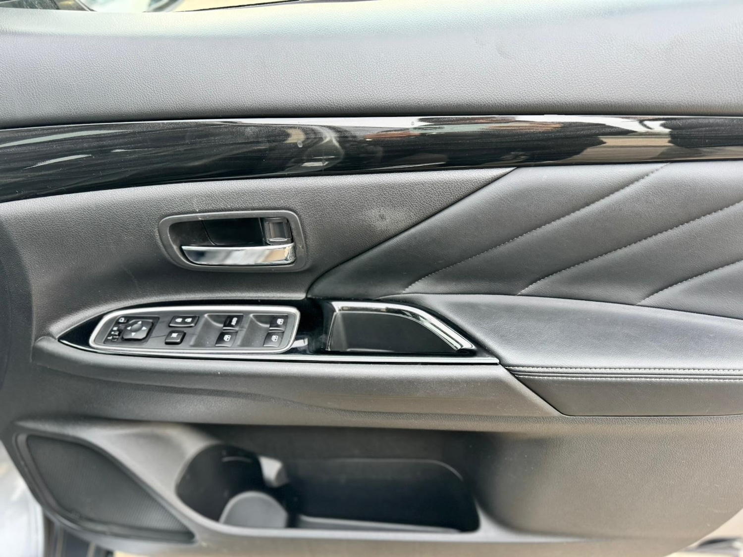 Used Mitsubishi Outlander 2016 for sale - 77135753: Photo 32