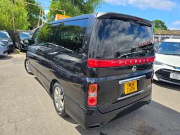 Used Nissan Elgrand 2009 for sale - 71302047: Photo